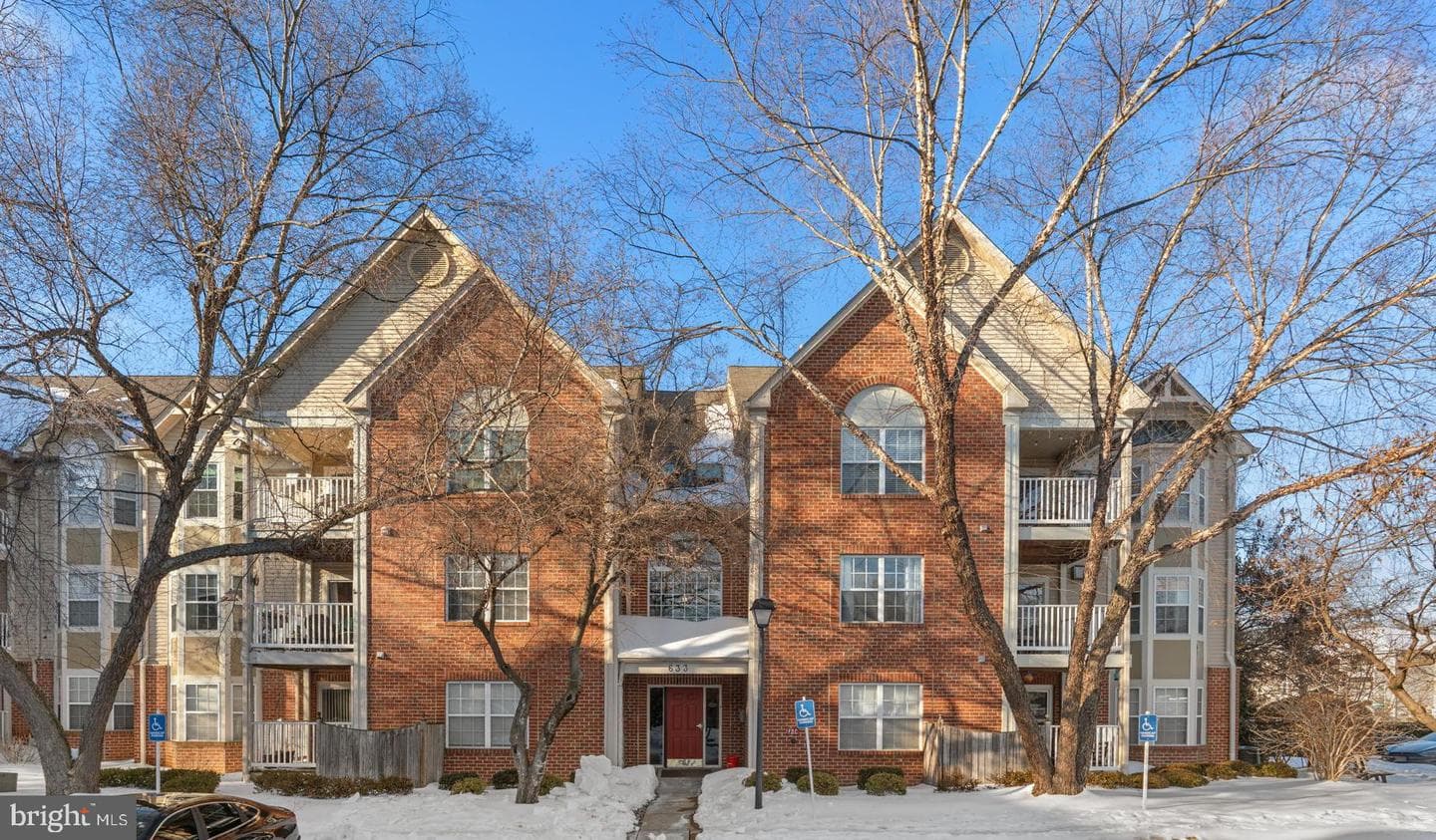 633 Admiral Drive #308