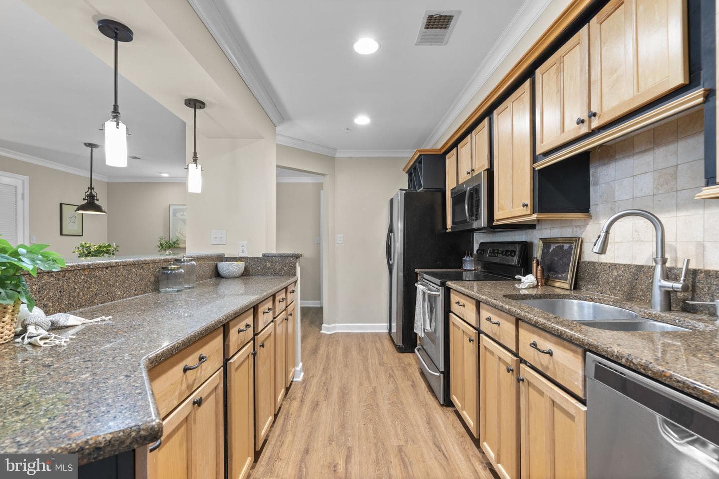 633 Admiral Drive #308 photo 9