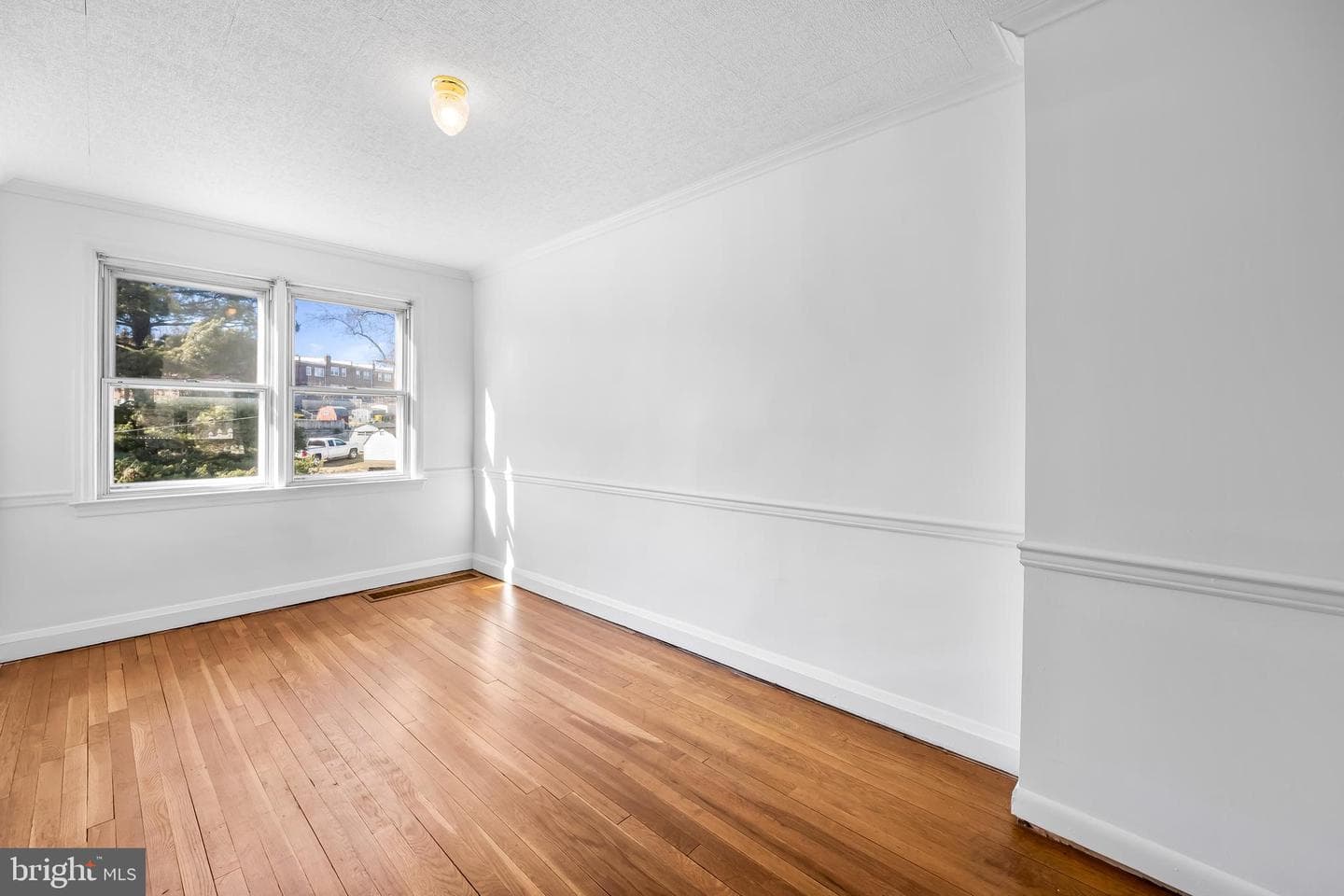 215 Grove Park Road photo 7