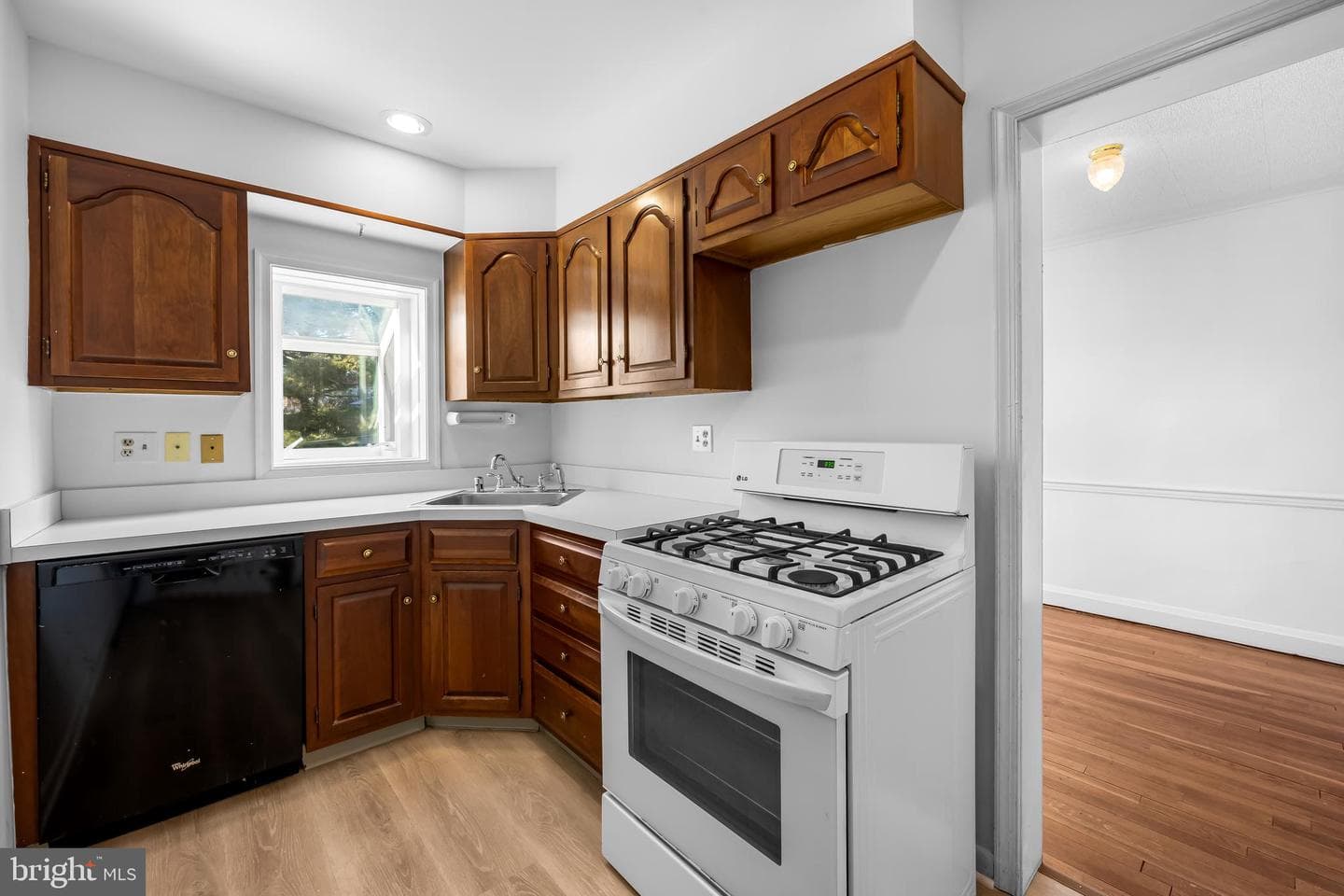 215 Grove Park Road photo 9