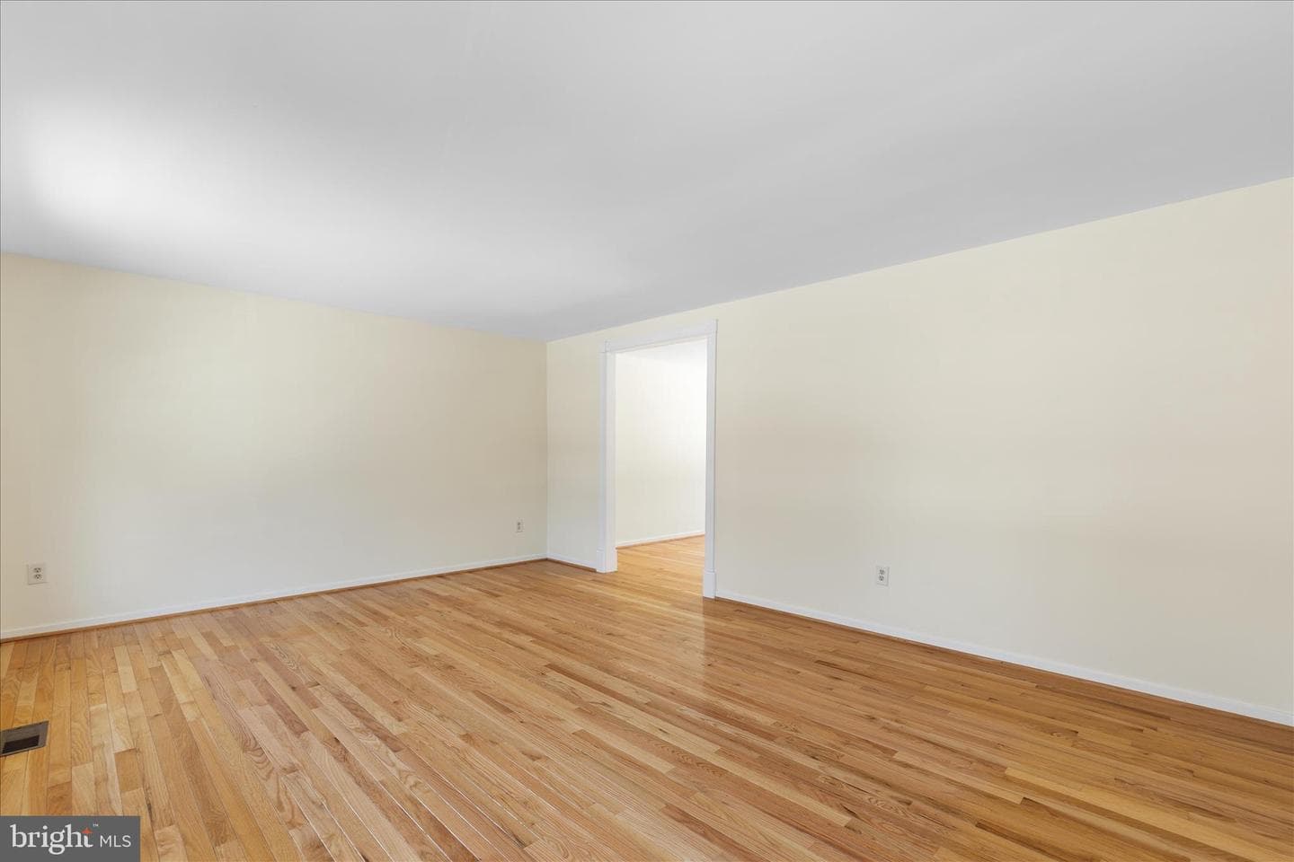785 Macsherry Drive photo 11