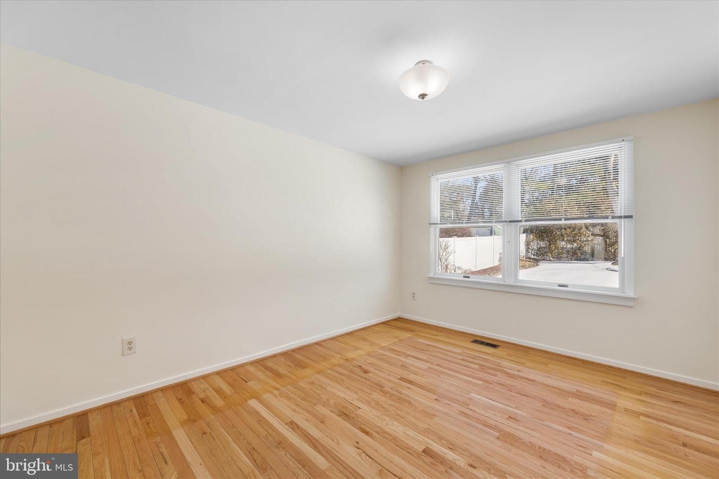 785 Macsherry Drive photo 13