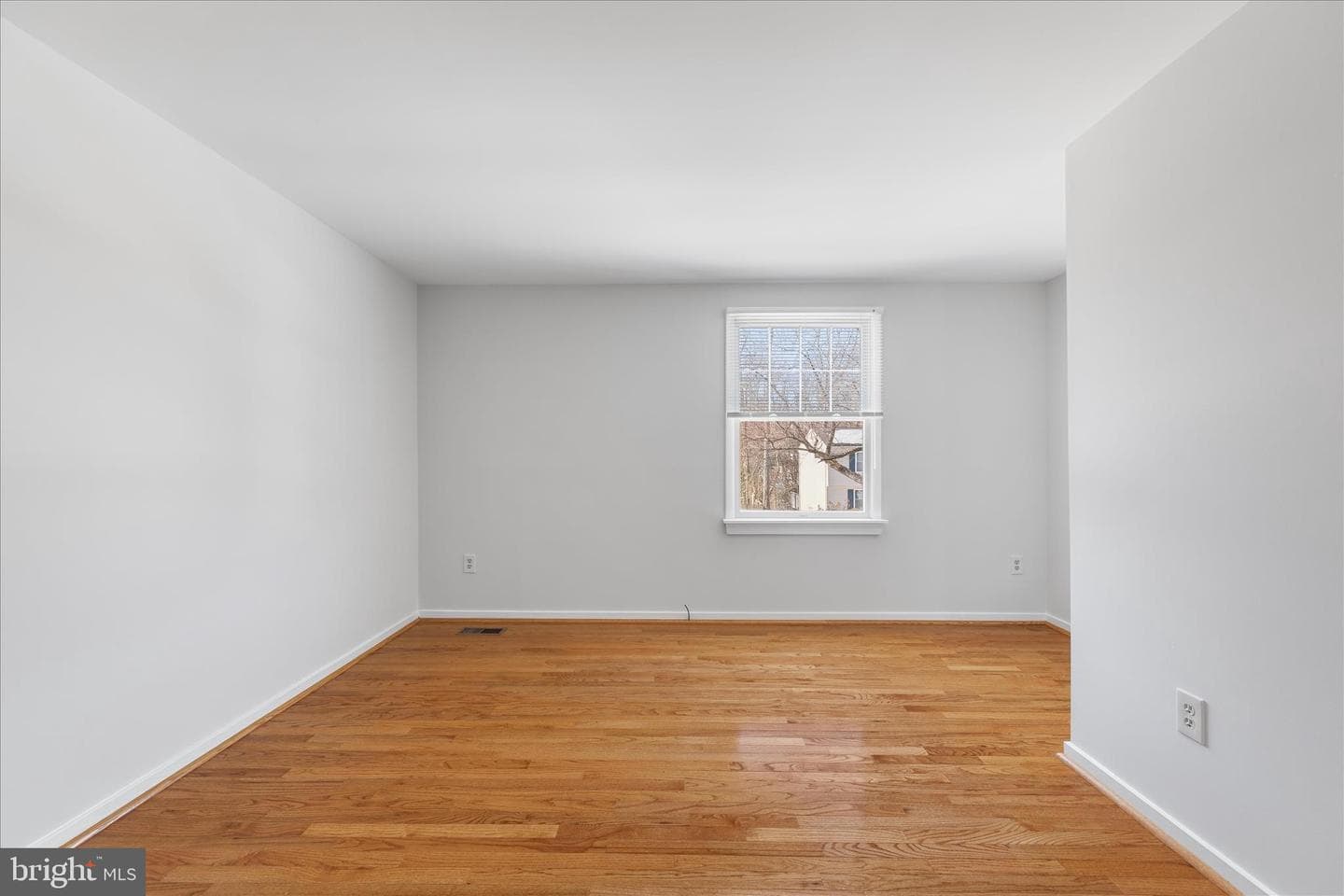 785 Macsherry Drive photo 26