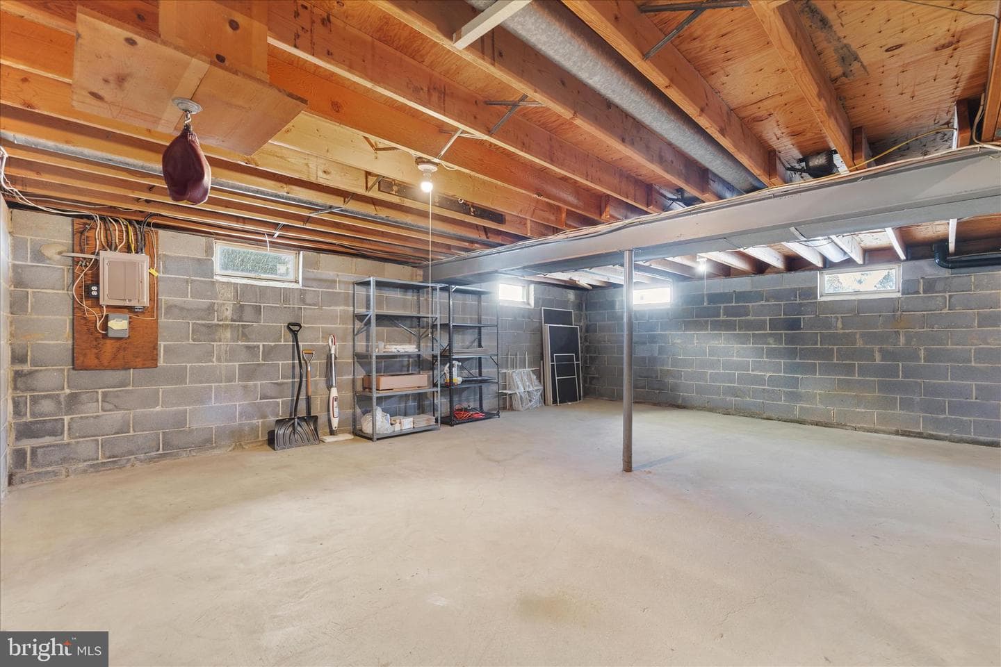 785 Macsherry Drive photo 32