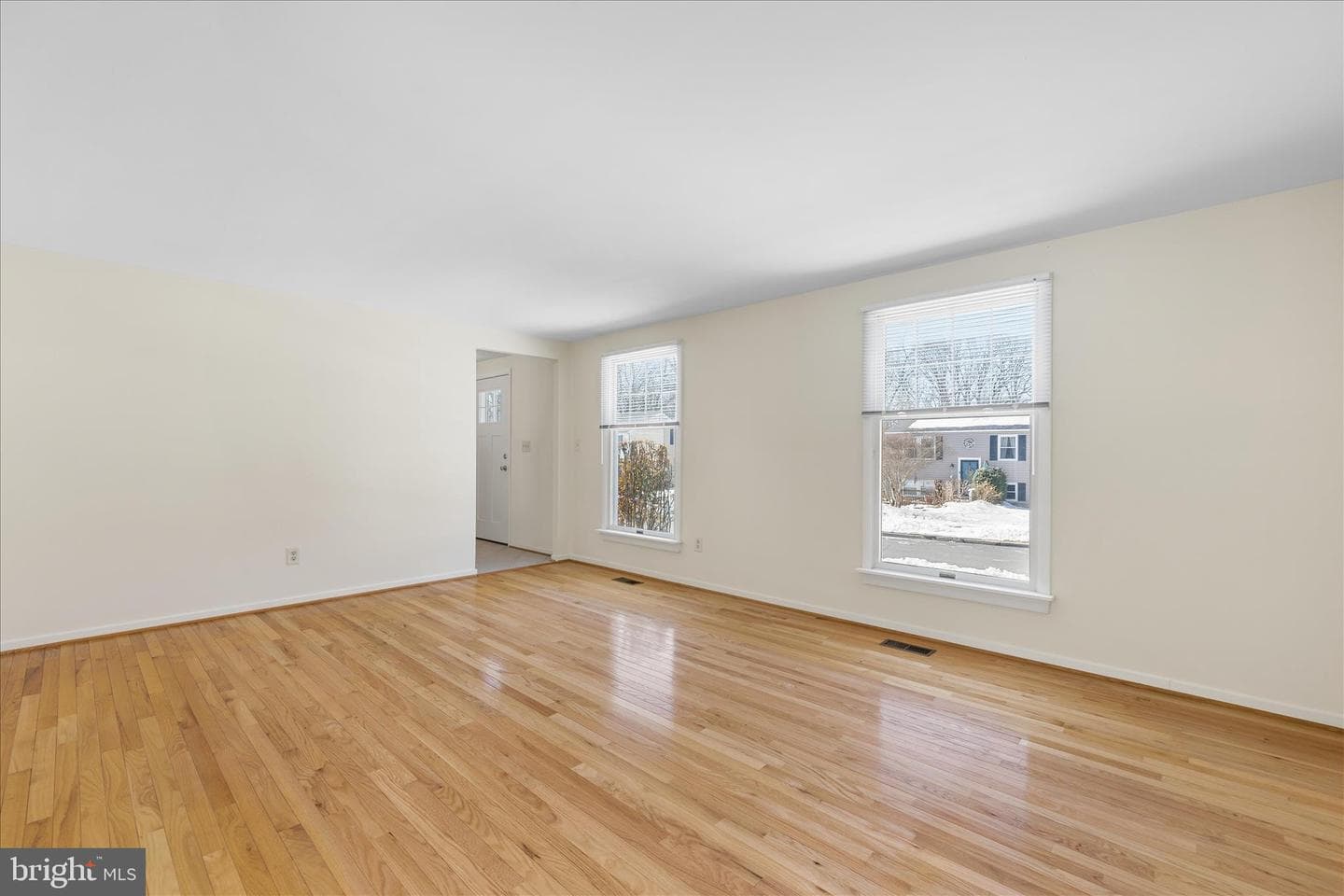 785 Macsherry Drive photo 9