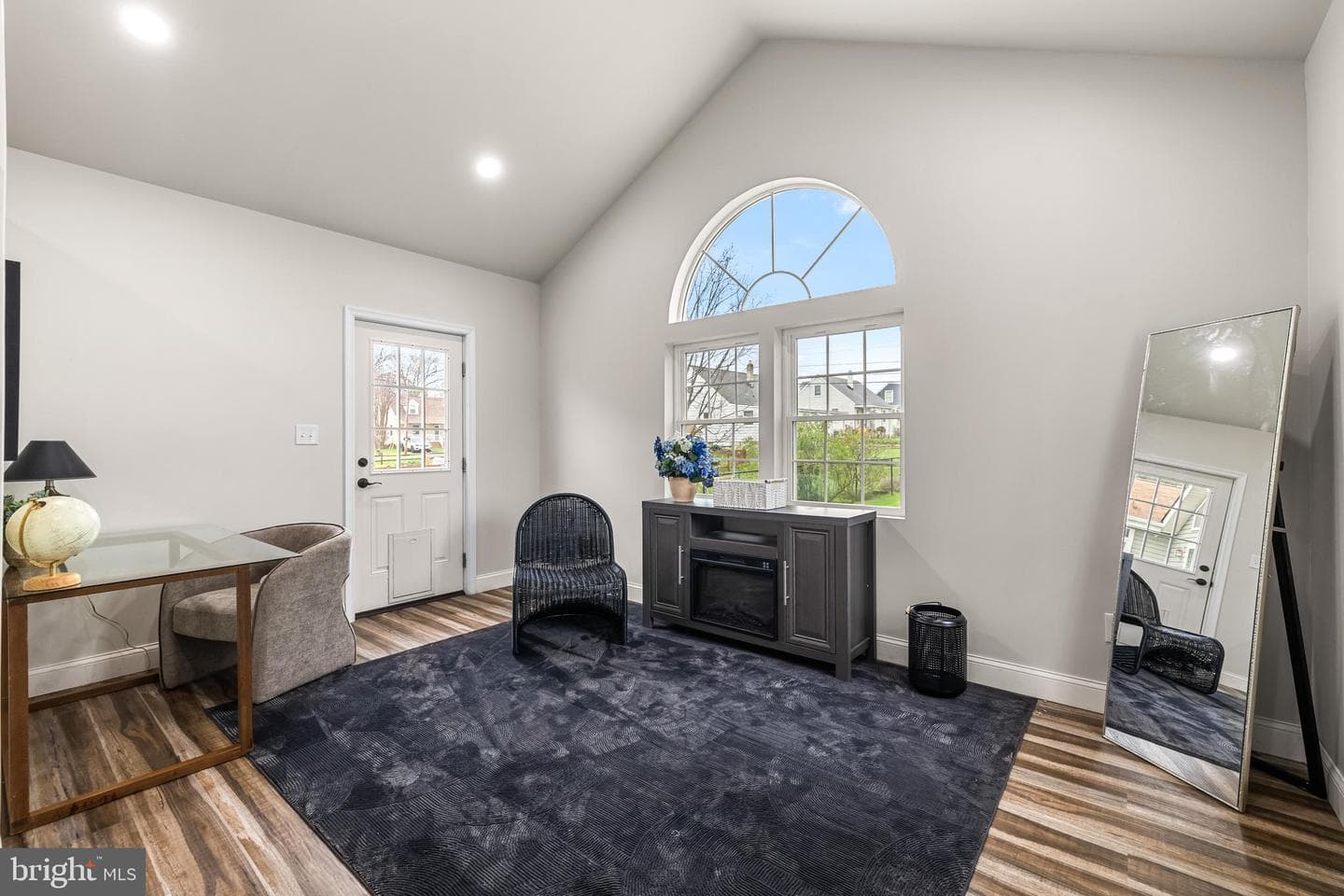526 Hawthorne Road photo 12