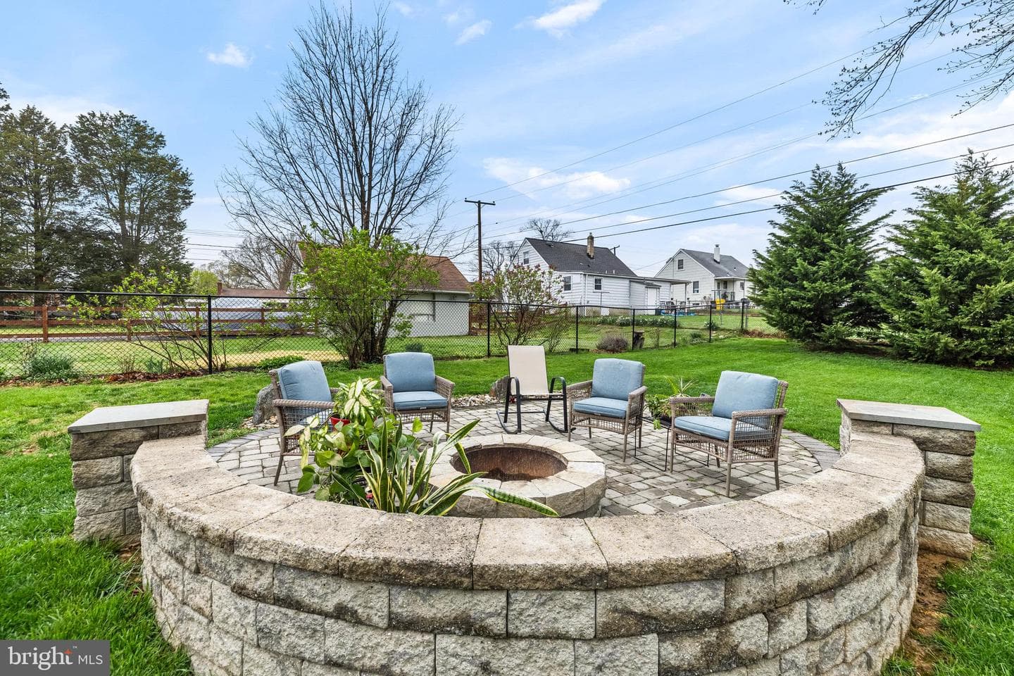 526 Hawthorne Road photo 45