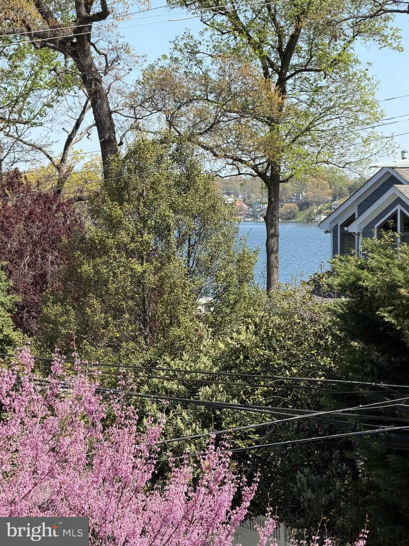 764 N Riverside Drive photo 14