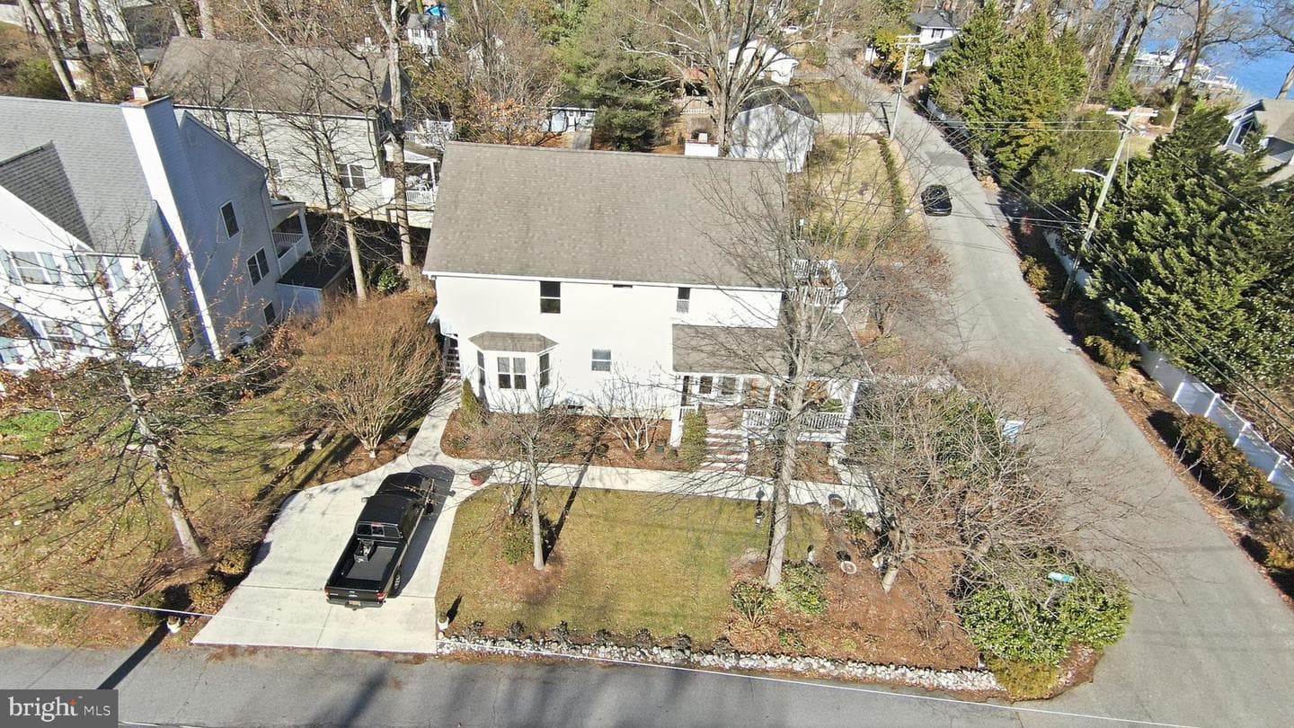 764 N Riverside Drive photo 26