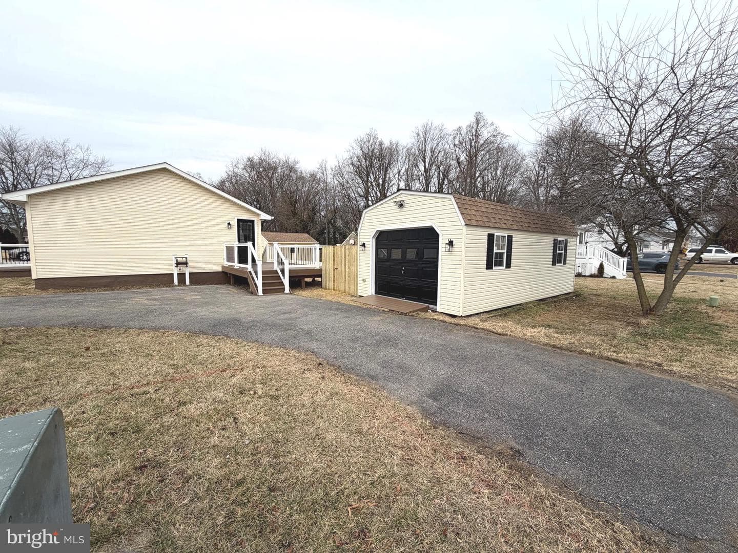 8537 Creek Road photo 16
