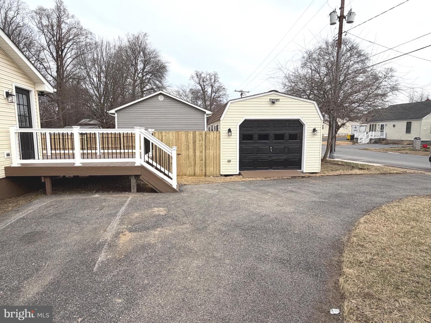8537 Creek Road photo 18