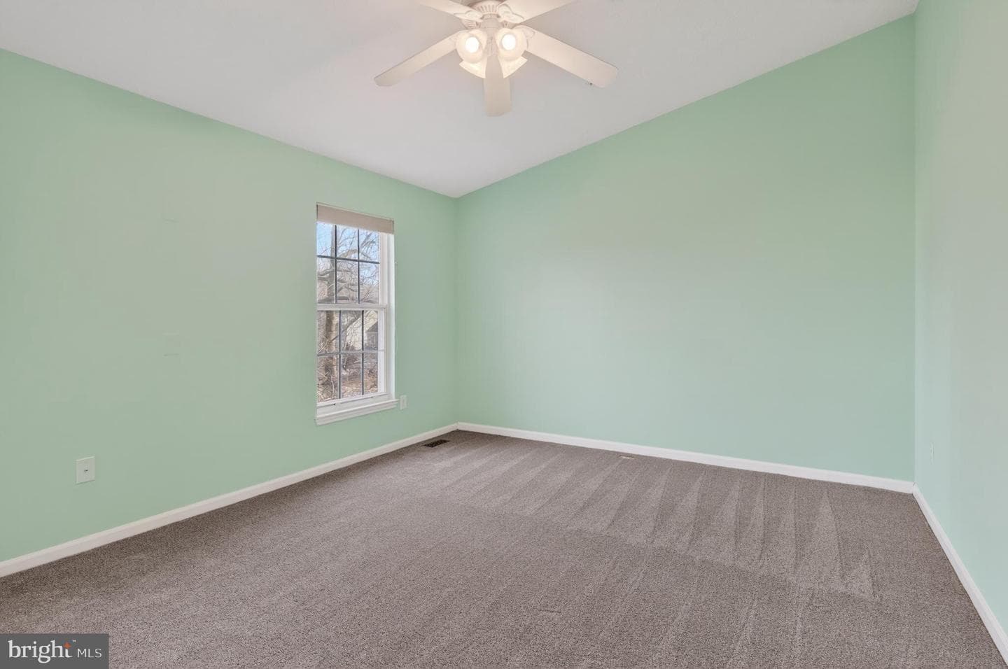 592 Quaker Ridge Court photo 37