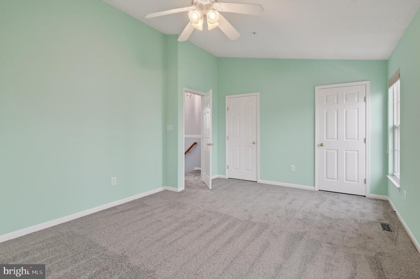 592 Quaker Ridge Court photo 39