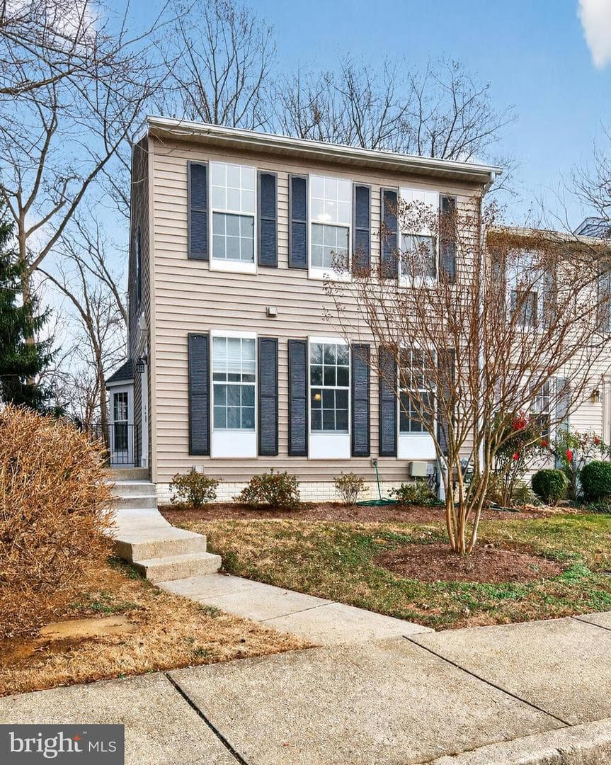 592 Quaker Ridge Court photo 4