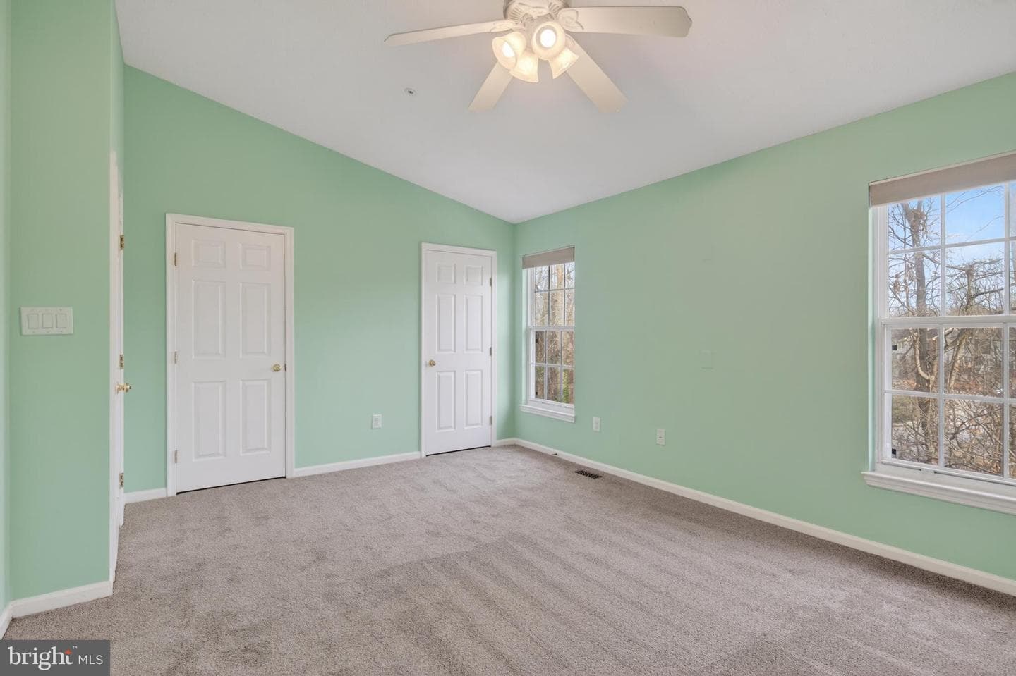 592 Quaker Ridge Court photo 40