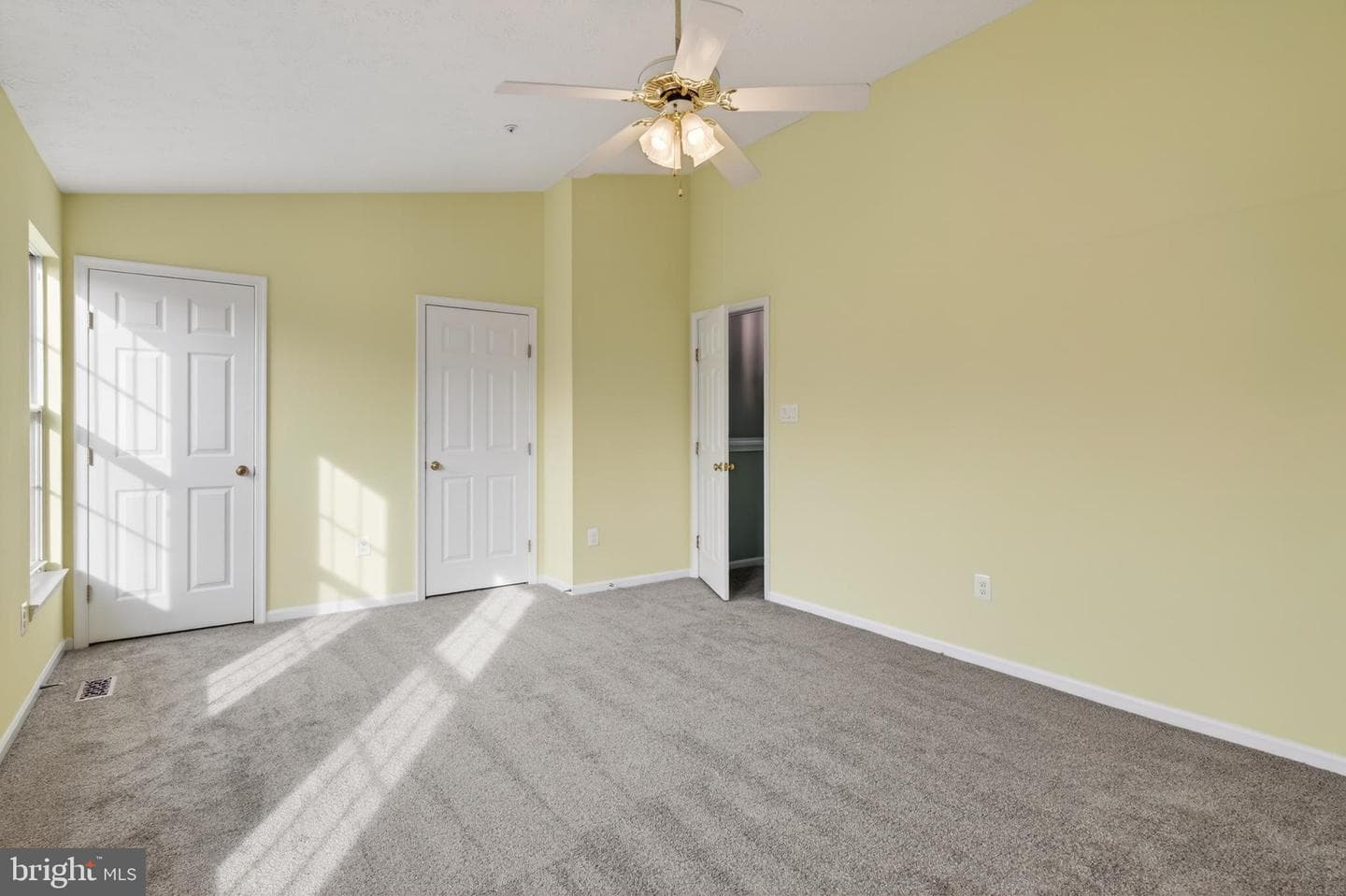 592 Quaker Ridge Court photo 45