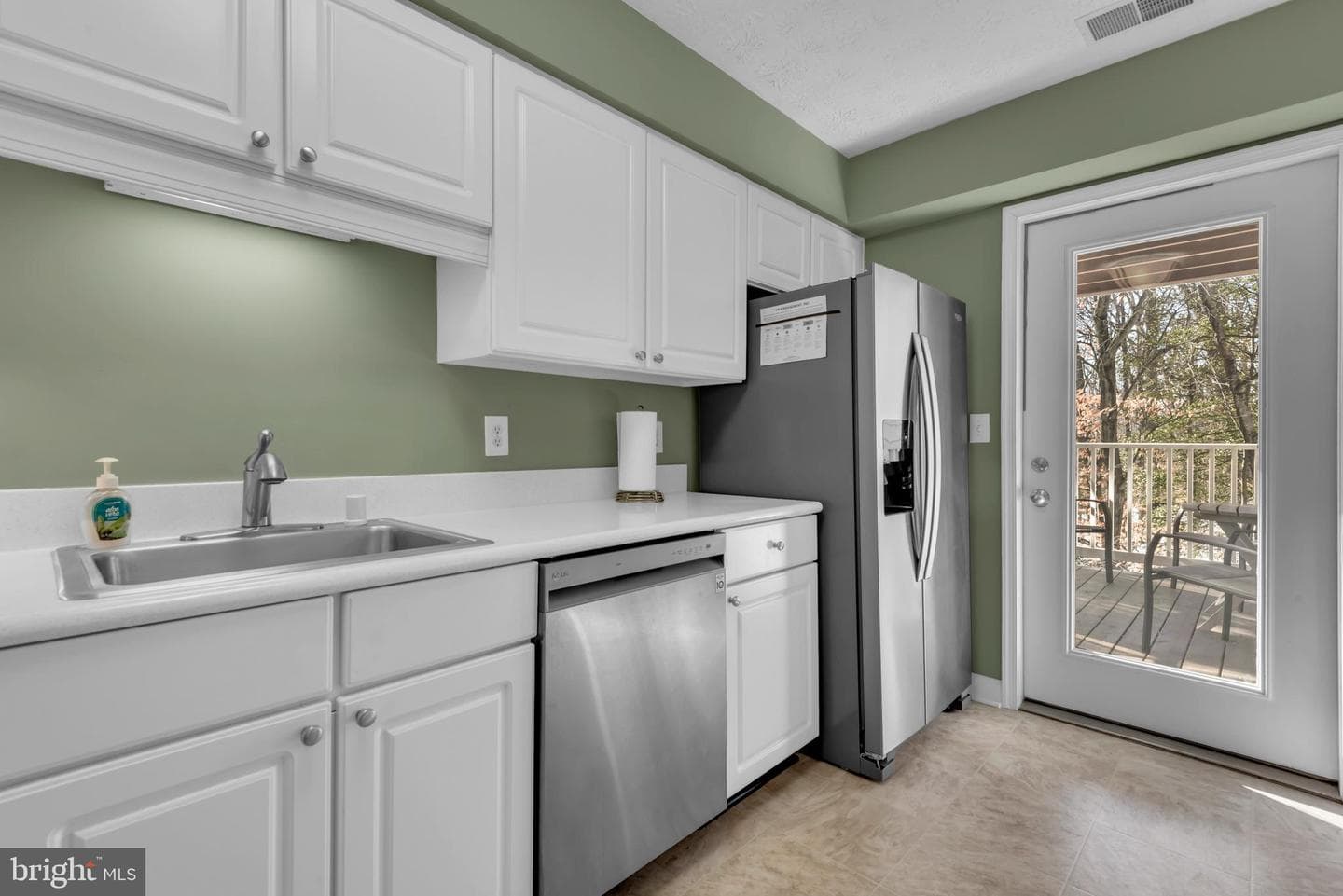 615 Admiral Drive #206 photo 14