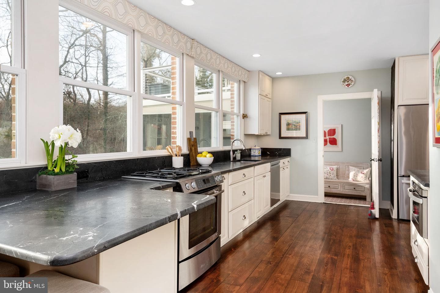 244 Puritan Place photo 16