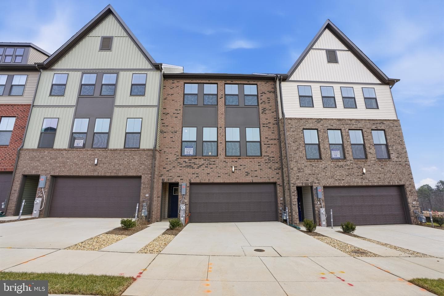 1352 Crested Wood Dr