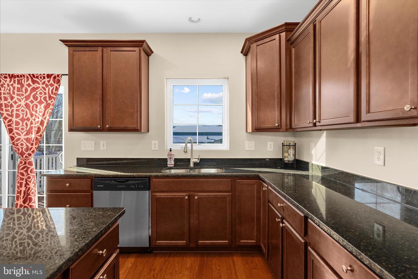 541 Bluffton Drive photo 3