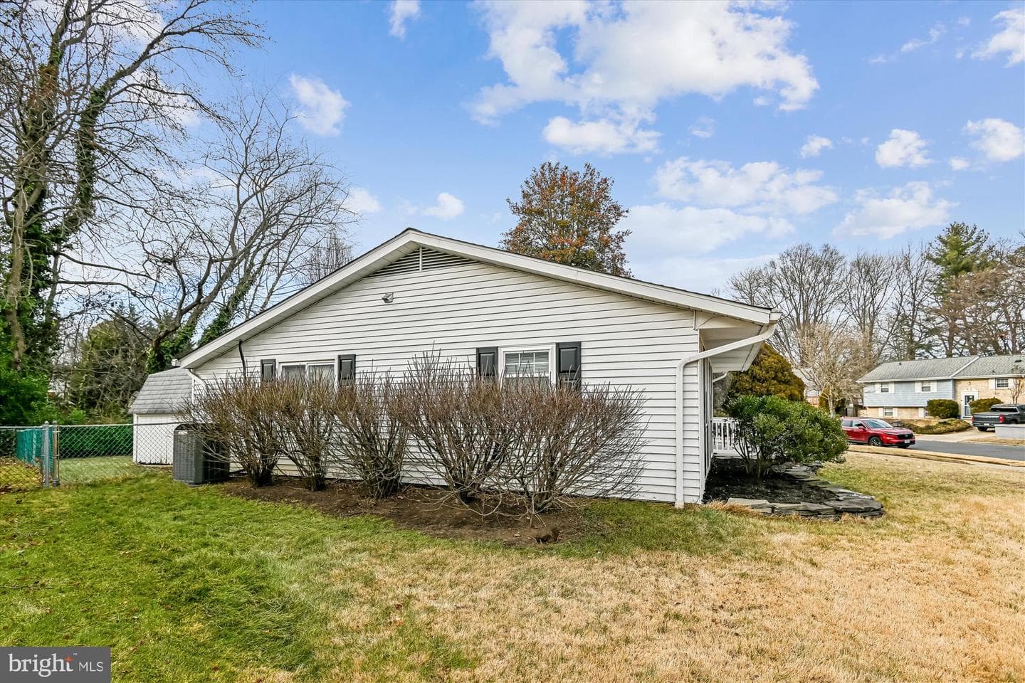 523 Kenora Drive photo 10