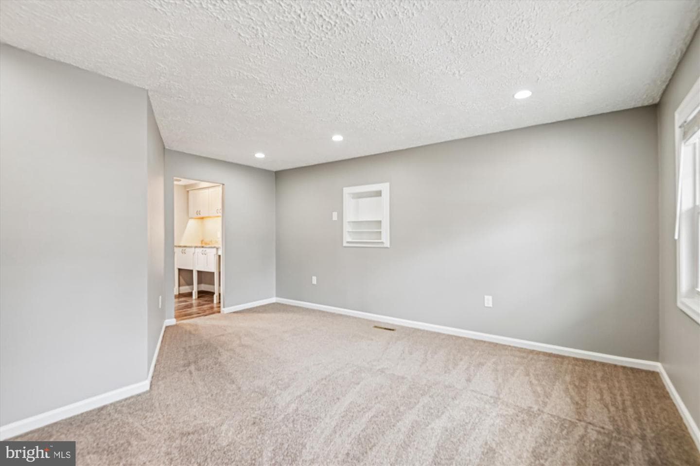 523 Kenora Drive photo 17