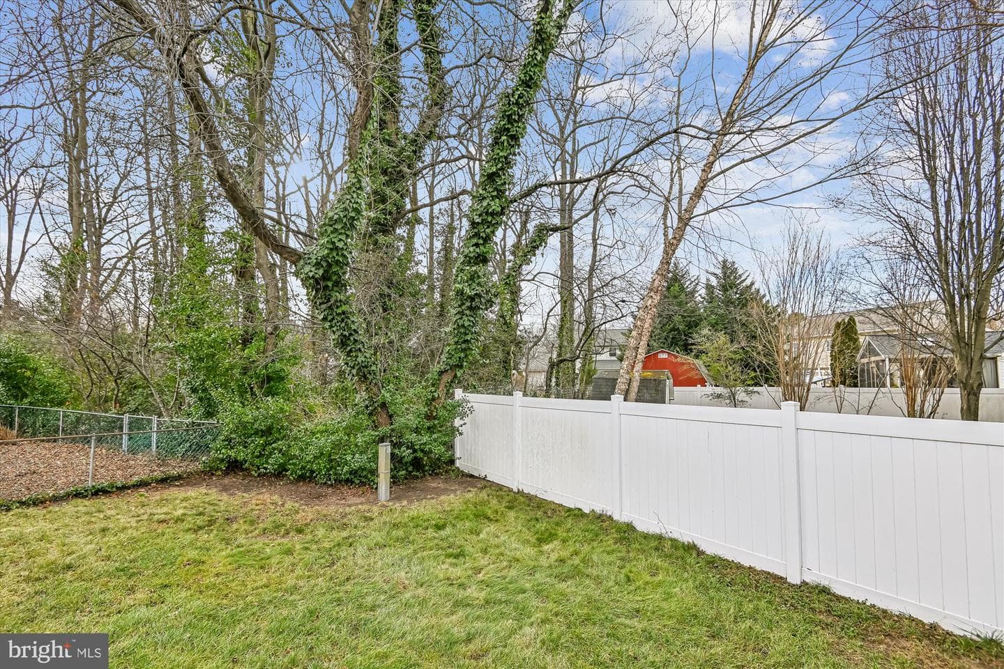 523 Kenora Drive photo 2