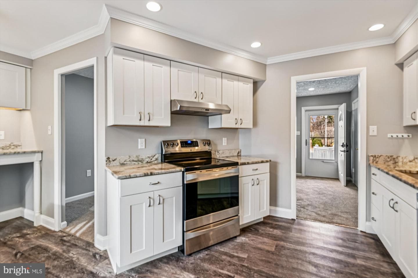 523 Kenora Drive photo 3