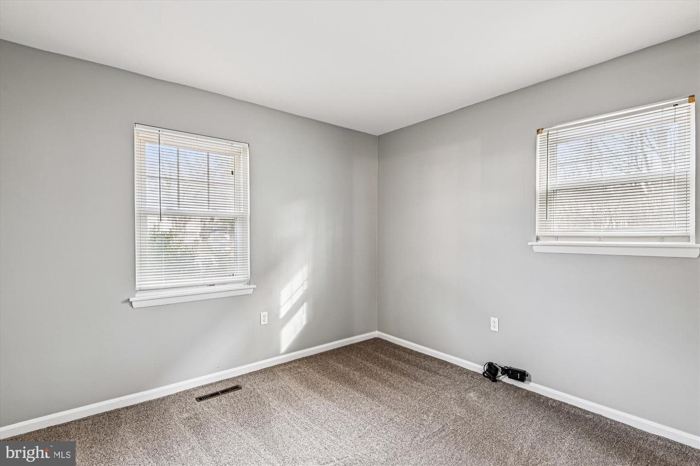523 Kenora Drive photo 35