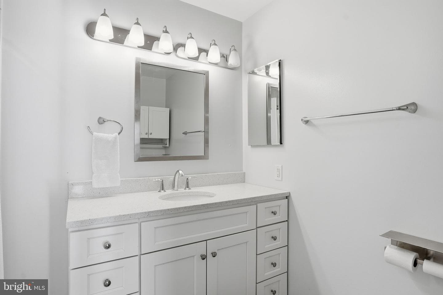 954 Breakwater Drive photo 16