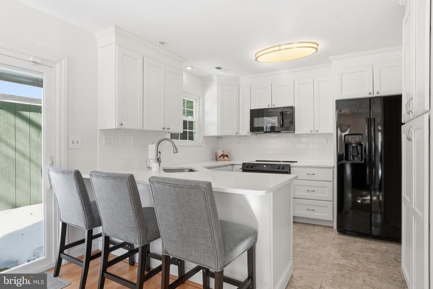 954 Breakwater Drive photo 2