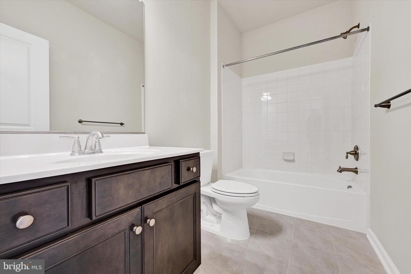 219 Oakpine Drive photo 32