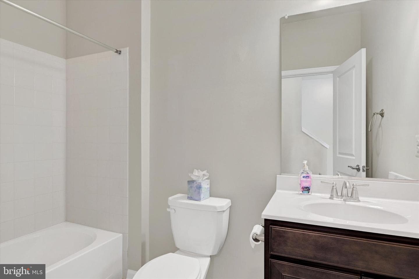 219 Oakpine Drive photo 9