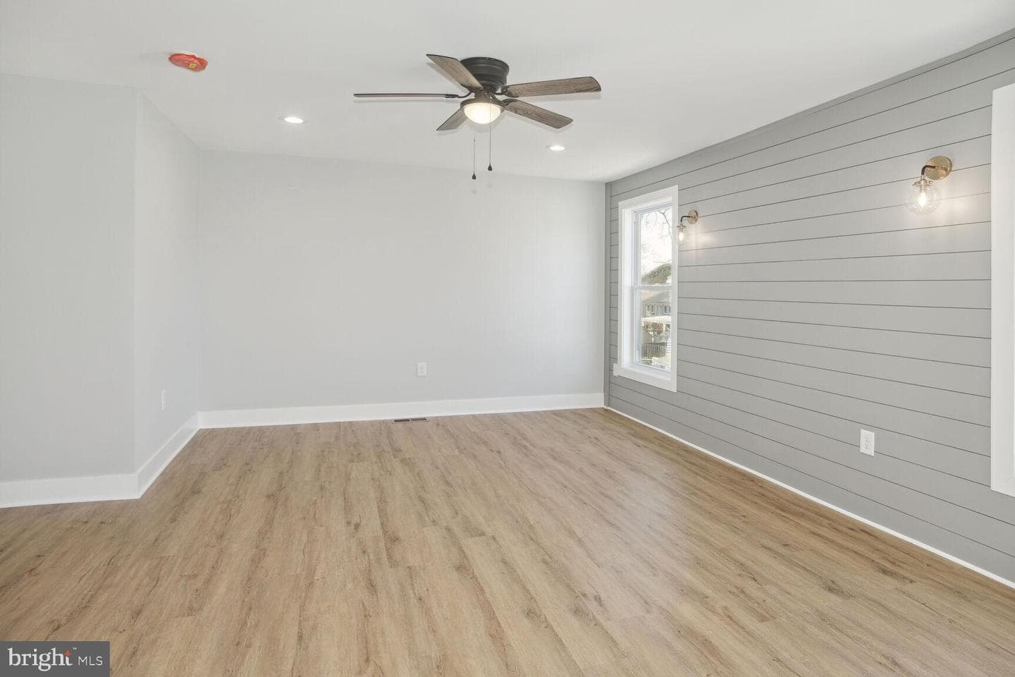 8012 Catherine Avenue photo 11