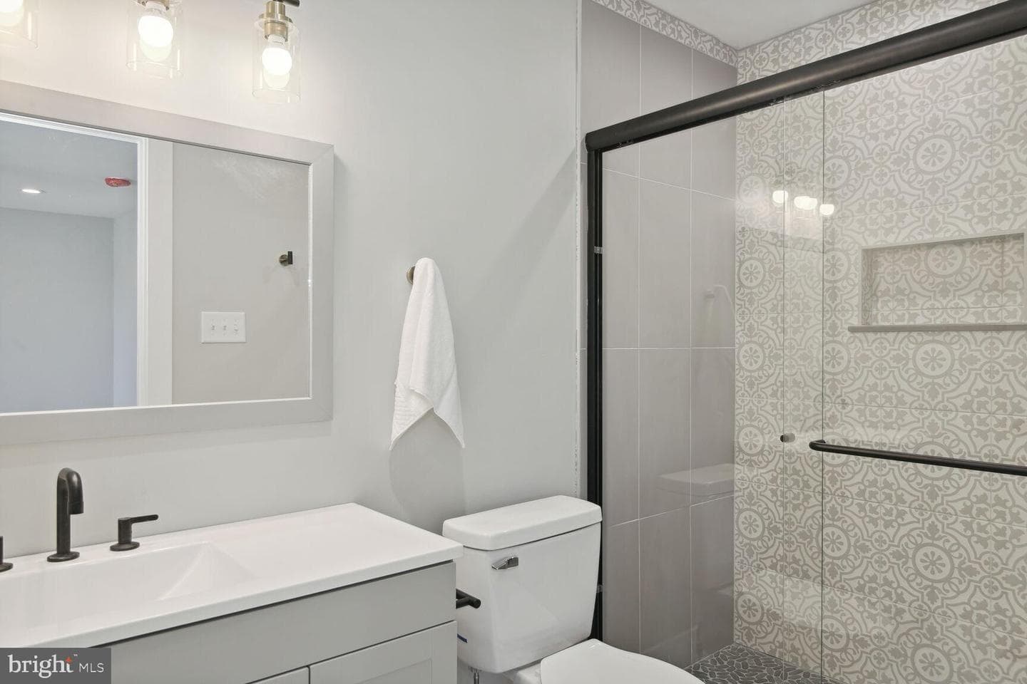8012 Catherine Avenue photo 13