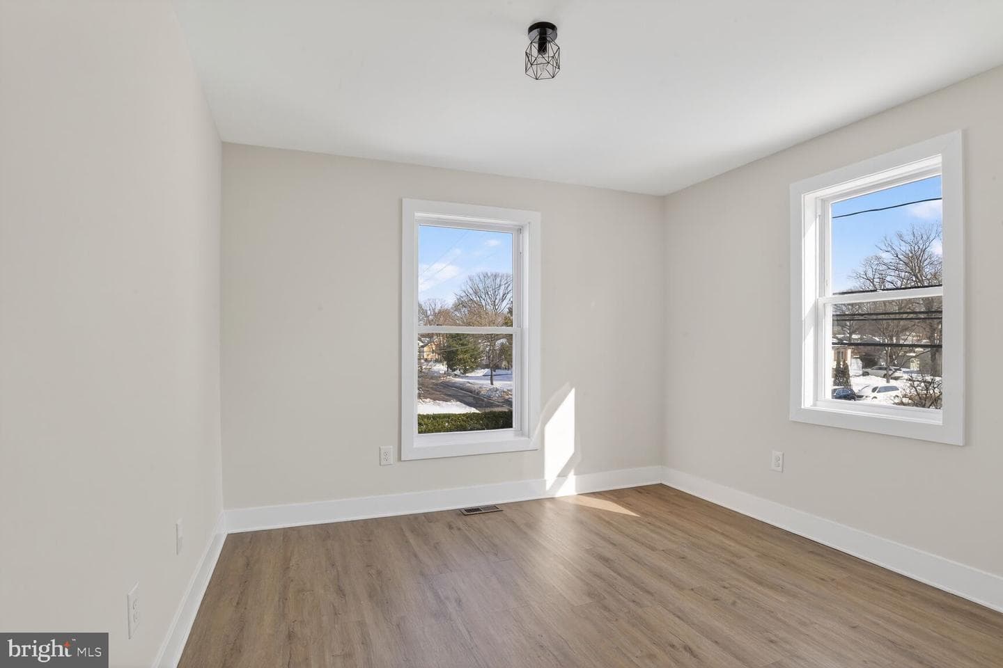 8012 Catherine Avenue photo 14