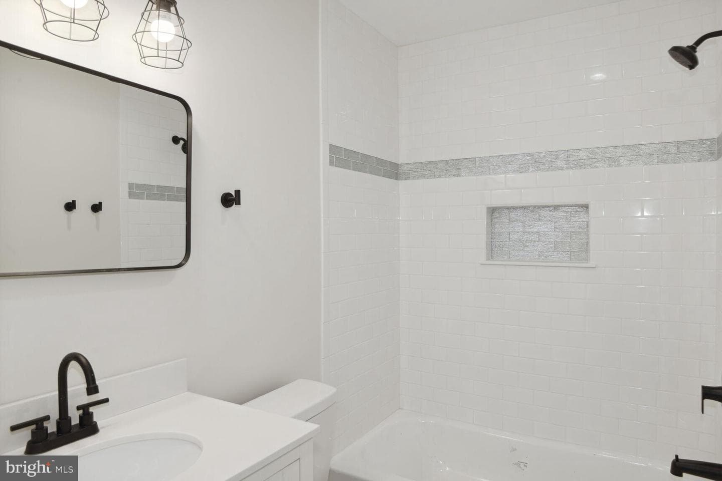 8012 Catherine Avenue photo 18