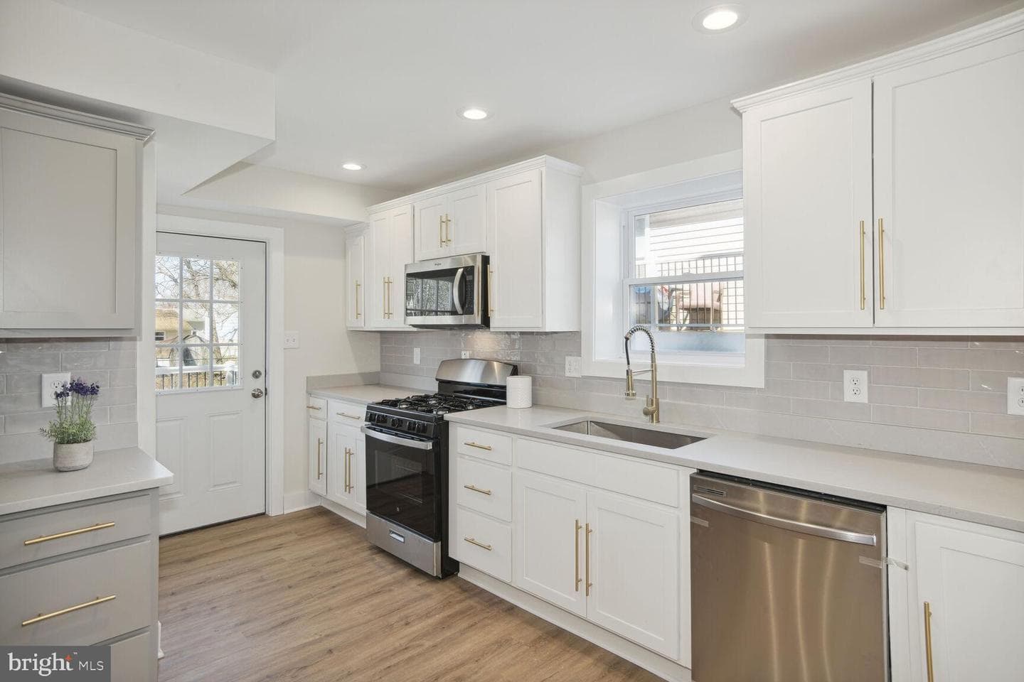 8012 Catherine Avenue photo 3