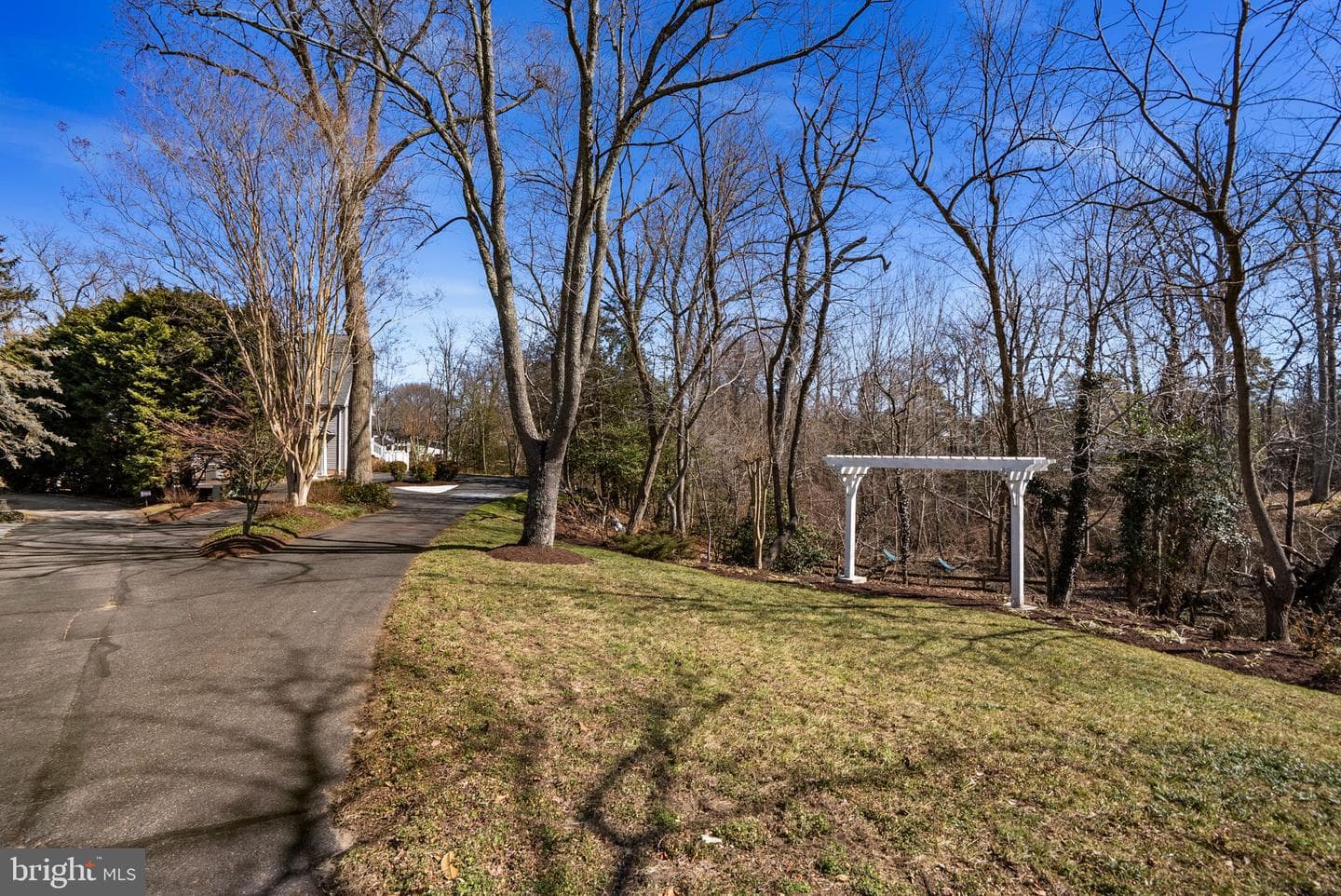 889 Lynch Drive photo 3