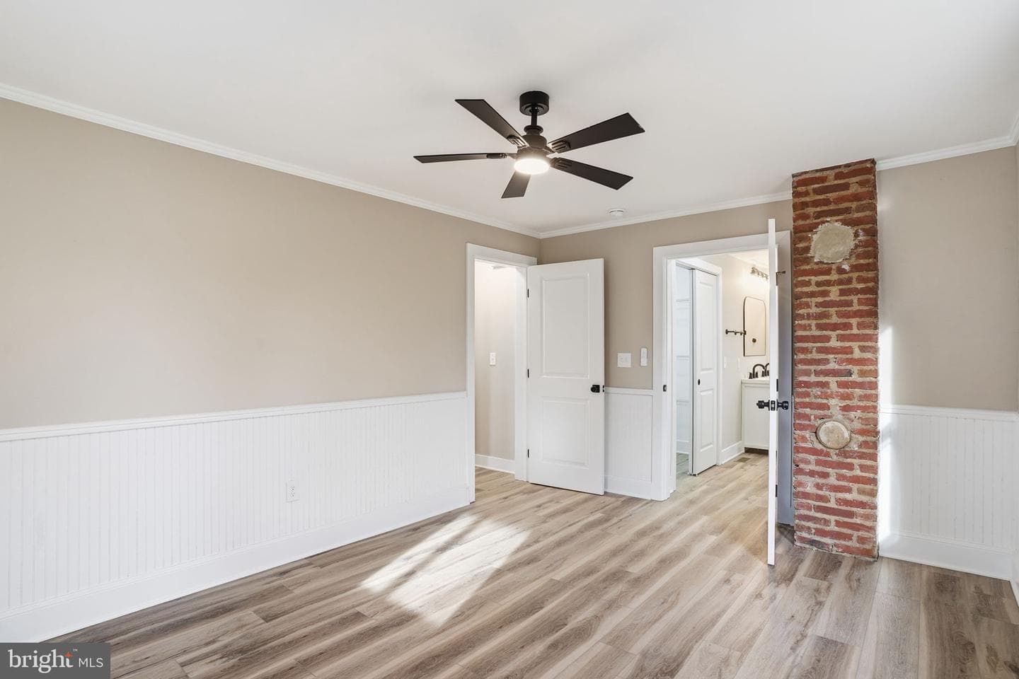 105 Maple Avenue photo 13