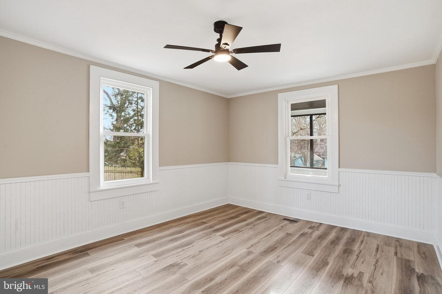 105 Maple Avenue photo 14
