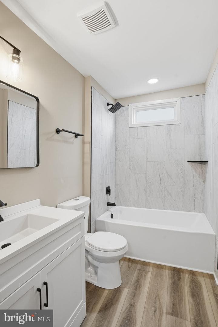 105 Maple Avenue photo 19