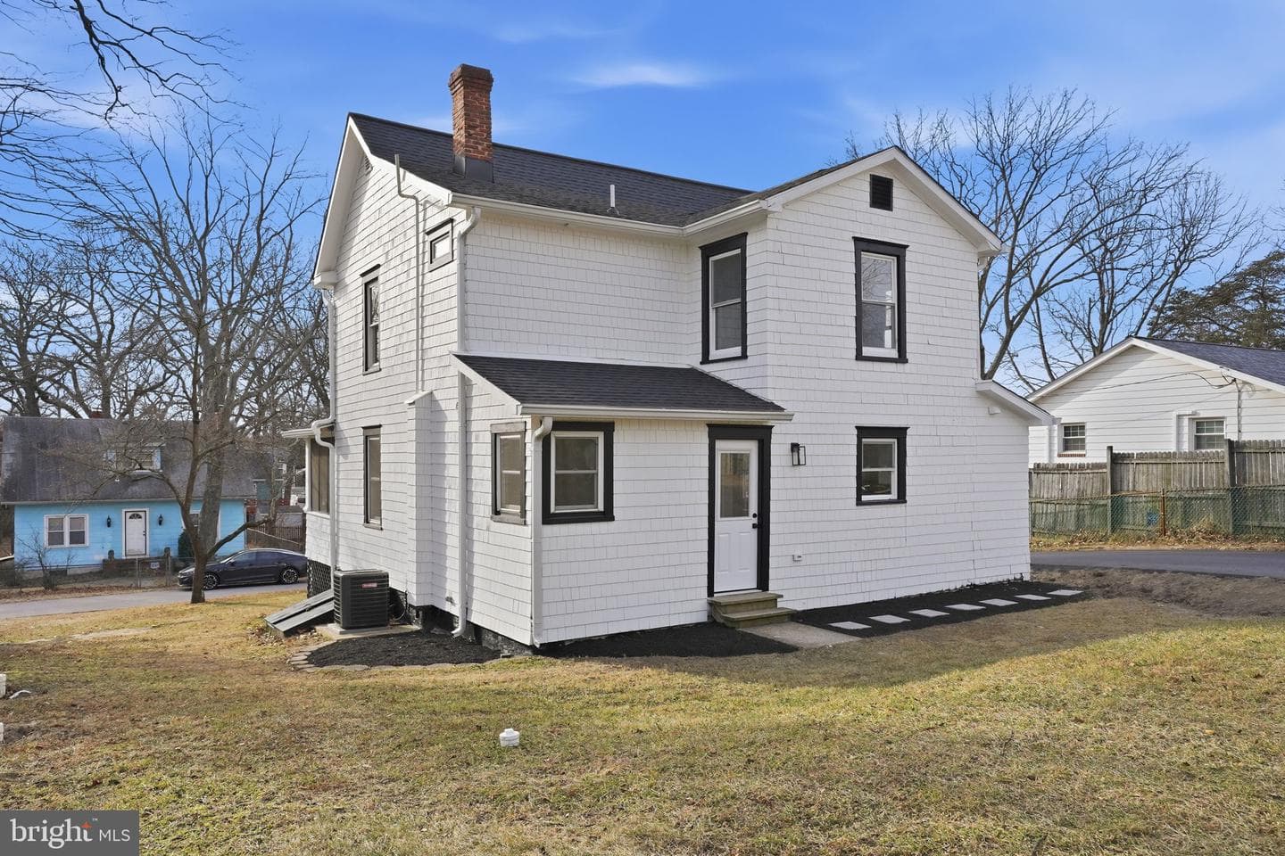 105 Maple Avenue photo 20