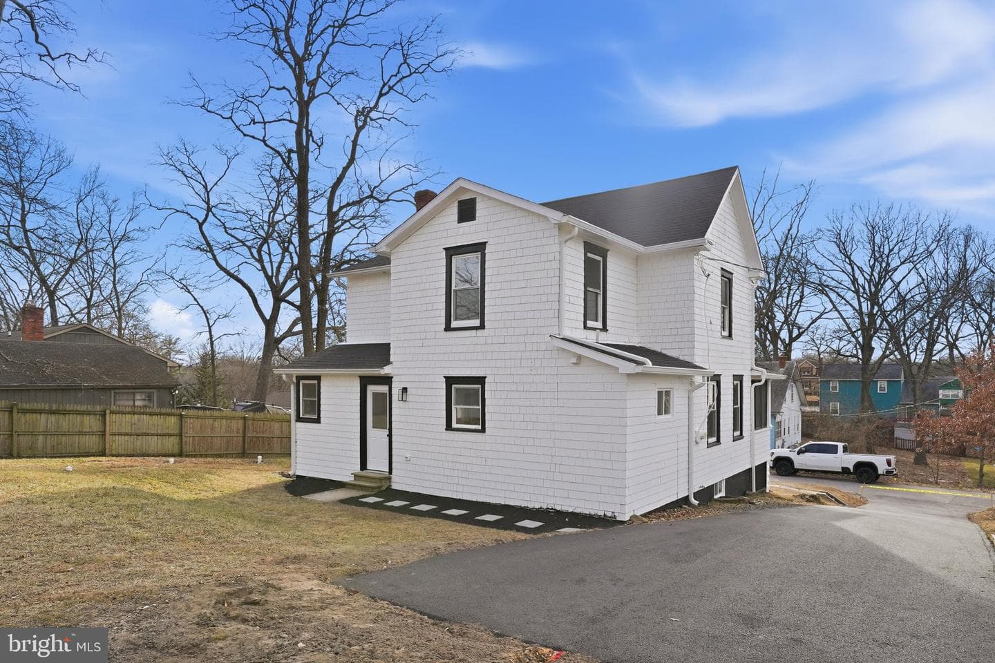 105 Maple Avenue photo 21