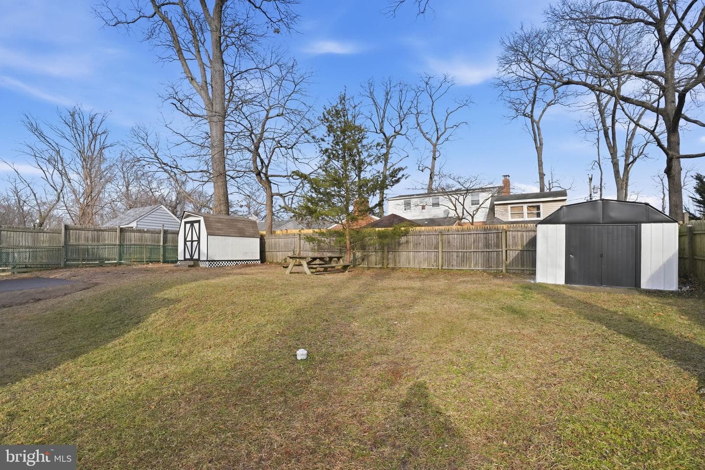 105 Maple Avenue photo 23
