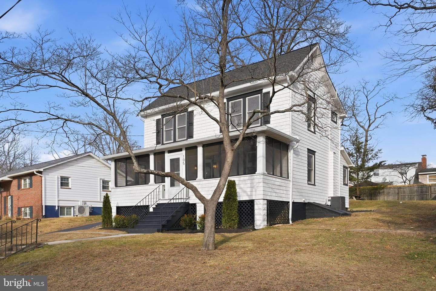105 Maple Avenue photo 3