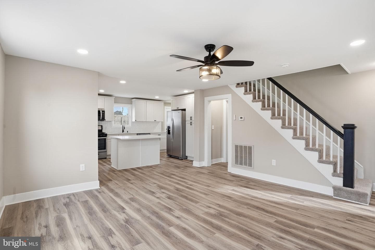 105 Maple Avenue photo 5