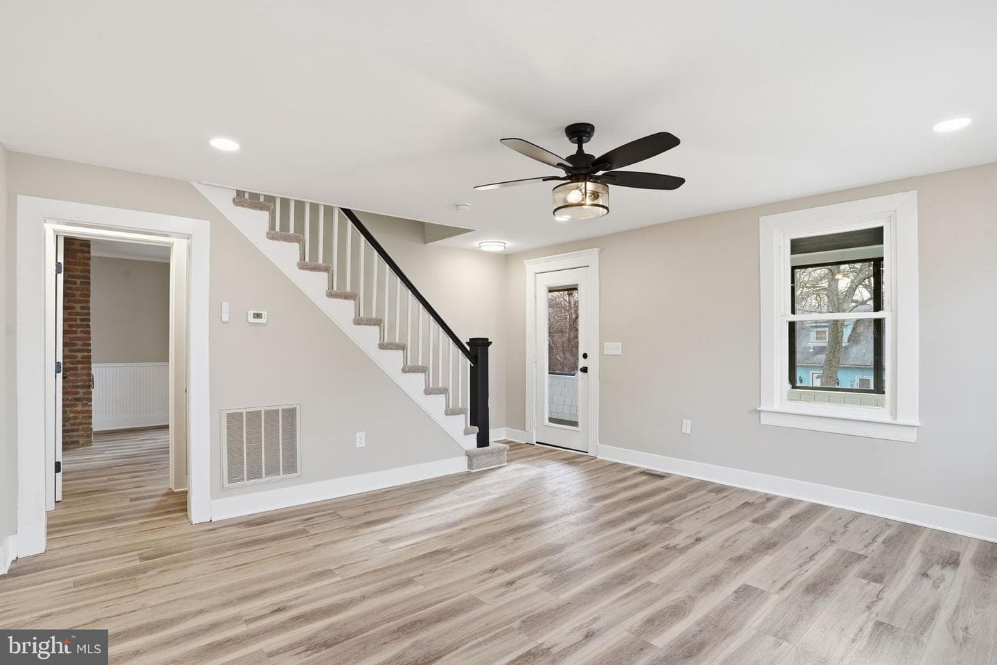 105 Maple Avenue photo 6