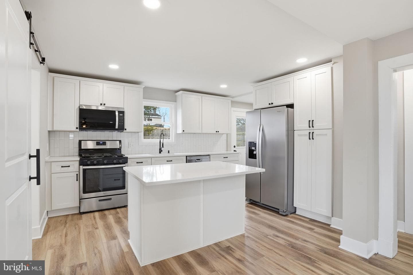 105 Maple Avenue photo 7