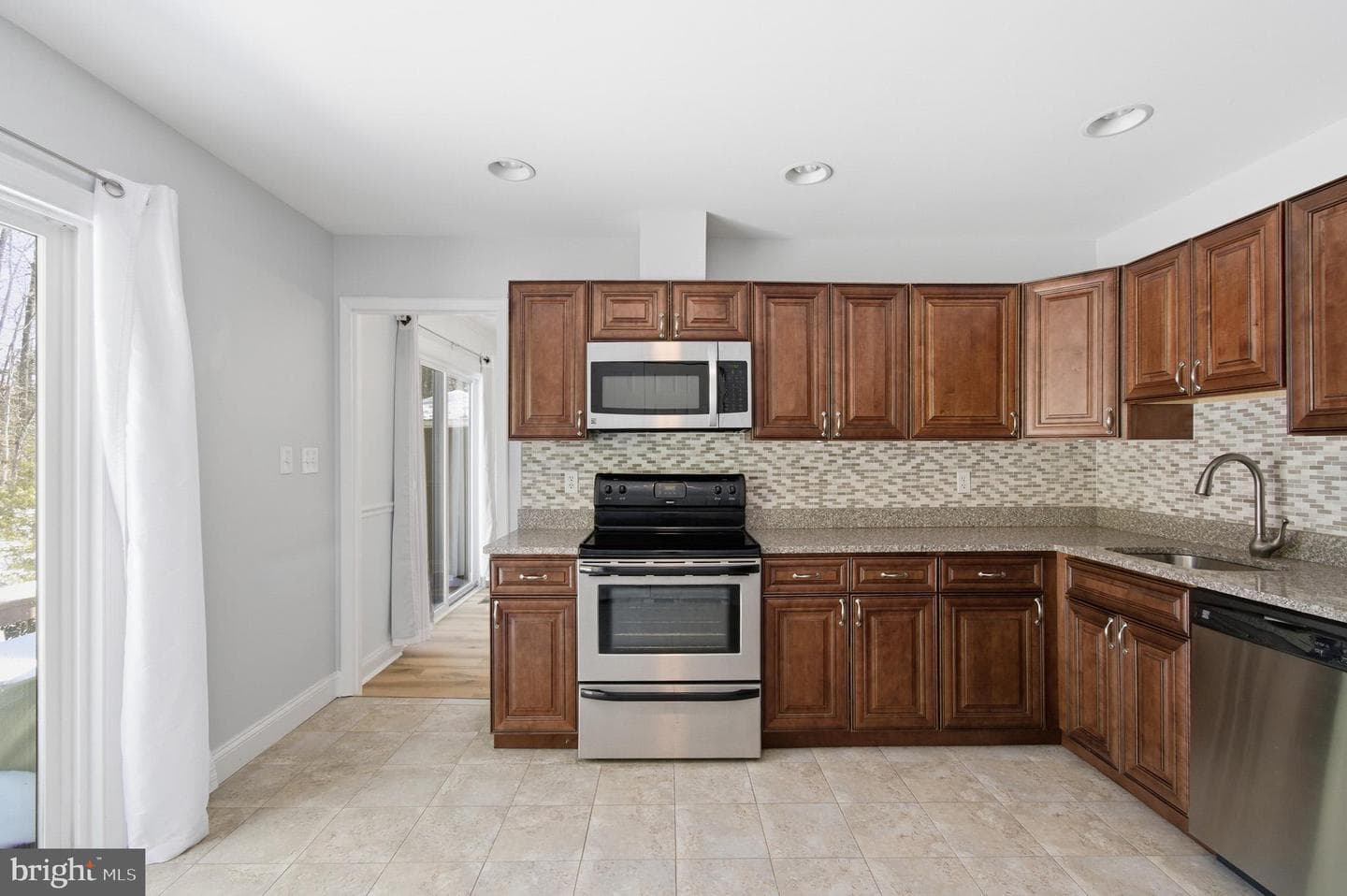 2568 Glen Cove photo 33